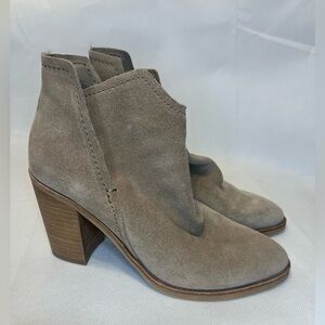 Dolce Vita shep suede booties